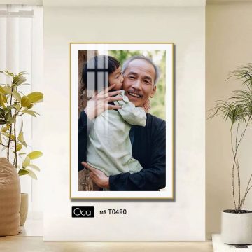 Alternative view of Bác Hồ bế bé gái | Mã T0490 | Oca